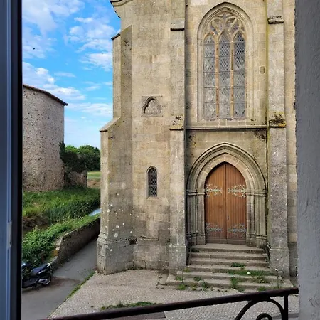 Le Logis Du Donjon 아파트 *