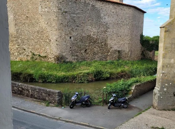 Le Logis Du Donjon Lejlighed *